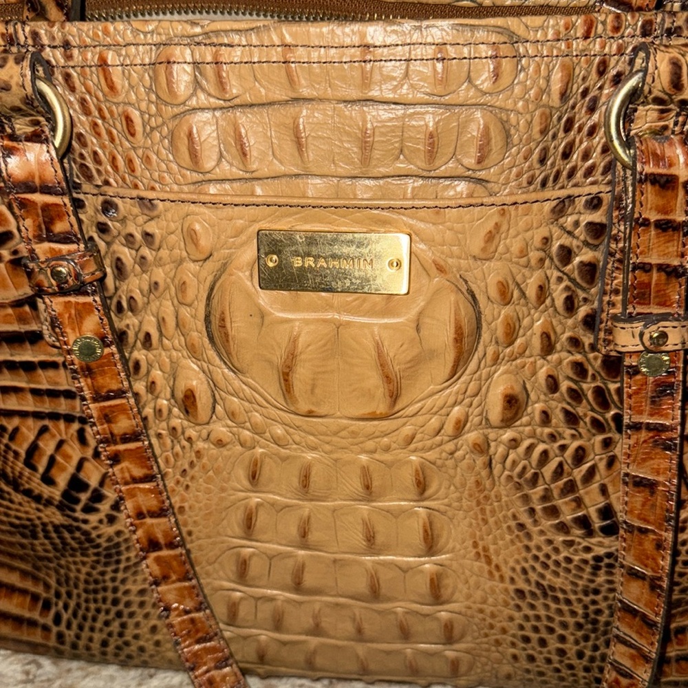 Brahmin brown real leather purse 🤎 - Picture 2 of 8